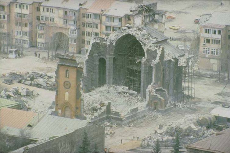 Армения отмечает трагическую годовщину Спитакского землетрясения давно минувшего 1988 г.
