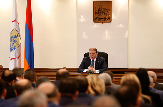 Мэр Еревана поручил провести новогодние мероприятия в скромном формате