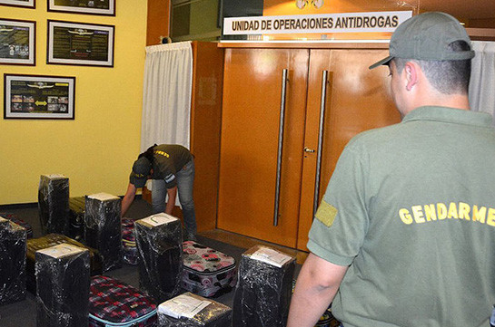 В крематории в Аргентине сожгли почти 400 кг кокаина из посольства России