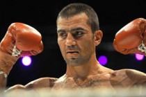 Sasha Yengoyan knocks down Nugzar Margvelashvili