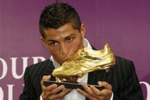 Ronaldo receives European Golden Shoe for 2010-11