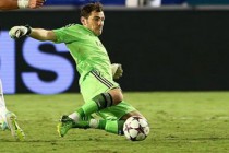 Real Madrid fans point to exit door for Iker Casillas
