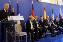 Главы МИД стран ЕС обсудят 19 января стратегию отношений с Россией
