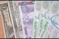Экономист: В первом квартале 2015 года укрепление доллара США в Армении не ожидается