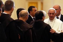 Папа Римский выступил с критикой священнослужителей Ватикана