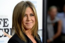 ‘Mean Moms’ Fake Poster Gets One Star Right: Jennifer Aniston