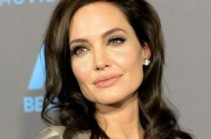 Angelina Jolie has ovaries and fallopian tubes removed