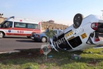 Երևան-Աշտարակ ճանապարհին մեքենան շրջվել է. Երեք մարդ հիվանդանոցում է
