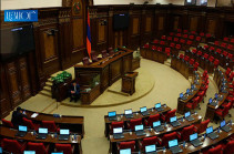 Спикер парламента и депутаты перечислят ежемесячную премию за март на счет казначейства для борьбы с коронавирусом