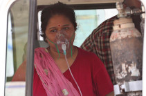 Covid-19: India hospital fire kills 13 amid Covid oxygen crisis