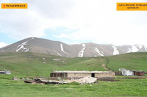 В селе Верин Шоржа азербайджанские военные угрожают сельчанам оружием, под их контролем находятся также водные ресурсы – омбудсмен Армении