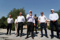 Статус премьер-министра не дает права угрожать руководителям общин – омбудсмен Армении об агитационной кампании Пашиняна в Сюникской области