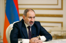 Armenia’s acting PM meets with team members at Government