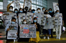 Apple Daily: Hong Kong bids emotional farewell to pro-democracy paper