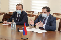 Сурен Папикян обсудил с послом Франции вопросы армяно-французского сотрудничества в оборонной сфере