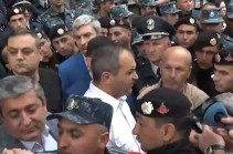Родители погибших военнослужащих требуют от прокурора арестовать Никола Пашиняна – акция протеста перед генпрокуратурой