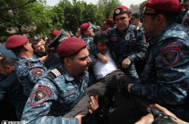 Полиция задержала в Ереване 49 митингующих