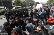 Несоразмерные действия полиции и жесткие задержания митингующих в Ереване (Фото)