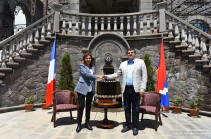 Араик Арутюнян принял делегацию во главе с мэром Парижа Анн Идальго