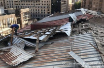 Ուժեղ քամու հետևանքով Երևանում շենքի տանիք է վնասվել