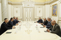 Никол Пашинян провел встречу с руководителями внепарламентских политических сил