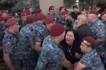 В чувствительных и эмоционально напряженных ситуациях служащие полиции должны действовать строго соразмерно – омбудсмен Армении