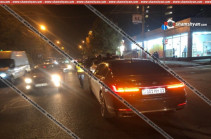Ավտովթարի են ենթարկվել Ալեն Սիմոնյանին սպասարկող BMW-ն, նրան ուղեկցող Nissan-ն ու մեկ այլ ավտոմեքենա