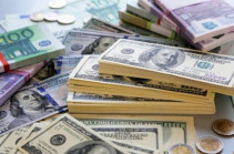 Курс доллара в Армении составляет 392 драма, евро покупается по обменному курсу 393 драма