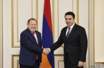 Ален Симонян принял новоназначенного посла Алжира в Армении