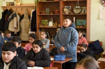Ջեռուցման խափանումների պատճառով Արցախում դասաժամերը կրճատել են, երեխաները վերարկուներով են նստում դասասենյակներում