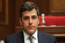 Сотрудники СНБ проводят обыск в кабинете вице-мэра Еревана