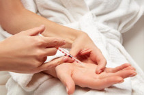 Ի՞նչ պատճառներով են քրտնում ձեռքերը. Հիպերհիդրոզի բուժման ժամանակակից մեթոդը