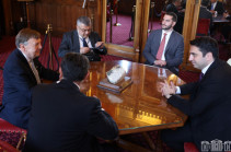 Ален Симонян встретился с министром культуры Соединенного Королевства