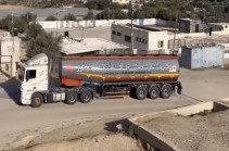 Al Qahera News: Из Египта в Газу въехали более 50 грузовиков с помощью и топливом