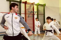 Арцахский тренер карате Михаил Мхитарян-Докин продолжает свою деятельность в Армении