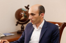 Артак Бегларян: Нужно отменить указ об упразднении Арцаха - он был подписан под угрозой насилия