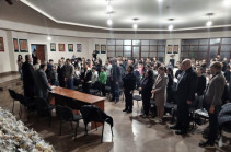 Дети из Арцаха собрались в зале церкви Святой Троицы в Ереване, чтобы преодолеть тоску
