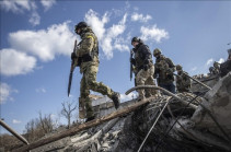 The New York Times: Украина защищается от безжалостной России несмотря на нехватку вооружения