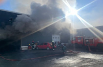 Следственный комитет возбудил дело по факту пожара на складе в Ереване