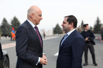Сурен Папикян принял министра национальной обороны Греции