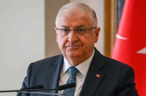 Глава Минобороны Турции: Анкара не будет просить разрешения на операцию у своих границ