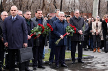 Серж Саргсян и члены РПА в Пантеоне имени Комитаса воздали дань уважения памяти Андраника Маргаряна