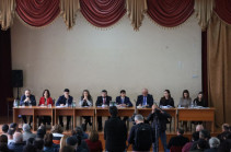 Члены "Гражданского договора" встретились в Арагацотнской области с вынужденными переселенцами из Нагорного Карабаха