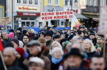 В Берлине проходит массовая акция за мирные переговоры по Украине