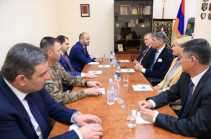 Сурен Папикян представил Саркису Измирляну масштабные реформы, осуществляемые в вооруженных силах Армении.