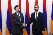 Рубинян и посол Греции подчеркнули необходимость установления долгосрочного мира на Южном Кавказе