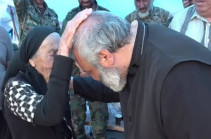 Бабушка Лена благословила участников движения "Тавуш во имя Родины", которые начинают шествие из Киранца в Ереван (Видео)