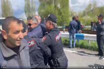 Напряженная ситуация на дороге Ереван-Севан (Видео)