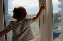 2-ամյա տղան բարձրացել է ննջասենյակի պատուհանագոգին, հենվել պատուհանի փակված ցանցին և ընկել դուրս