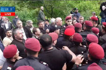 Ситуация в Киранце напряженная: полиция перешла к жестким действиям (Видео)